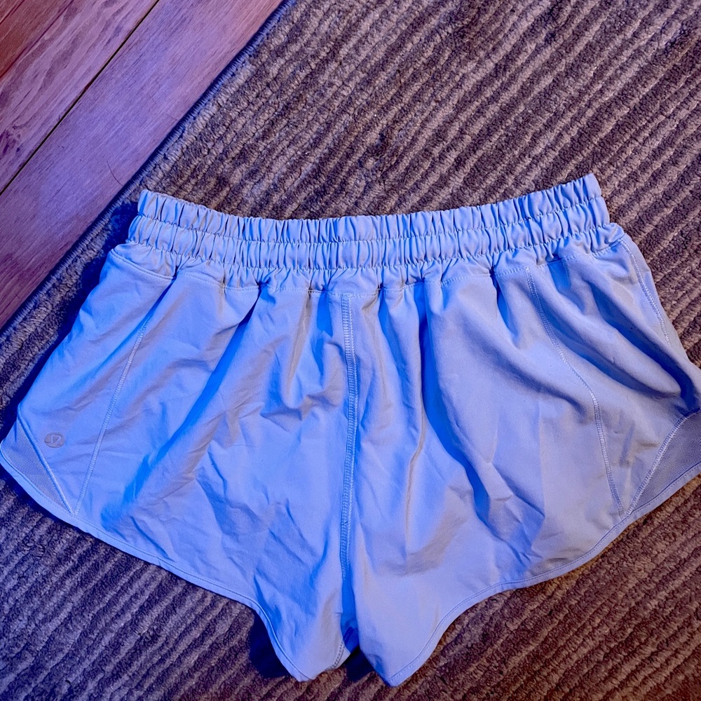 Lululemon Hotty Hot Shorts 2.5” Size 8